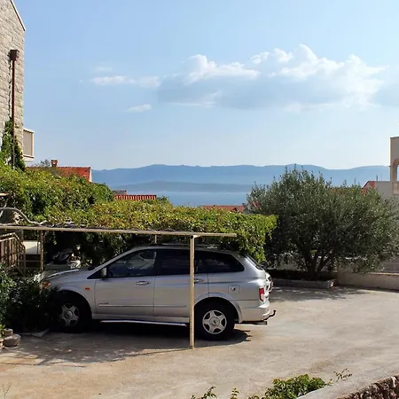 With Parking Space Bol, Brac - 2900 Appartamento Bol