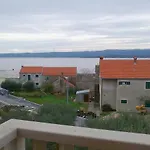Apartman With Parking Space - Brac - 2900 *