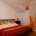 Apartman With Parking Space - Brac - 2900 Bol