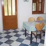 With Parking Space - Brac - 2900 Bol