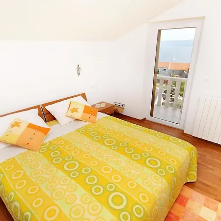דירה With Parking Space Bol, Brac - 2900 בול